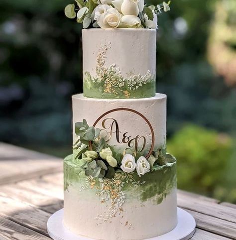 Wedding Cake Emerald Green, Perfect Wedding Cake, Green Wedding Cake, Boho Wedding Cake, 3 Tier Wedding Cakes, Green Cake, Green Themed Wedding, Dream Wedding Cake, Emerald Green Weddings