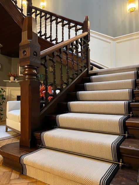 Brockway Carpets | We had to share these snaps of @laurensycamore's beautiful staircase featuring our gorgeous Gatsby herringbone design in ‘Ivory' colourway… | Instagram Wooden Staircase With Carpet, Stair Runner Dark Wood, Staircase Runner Carpet, Wooden Stairs With Runner, Basement With Carpet, Brown Staircase, Brockway Carpets, Staircase Runner Ideas, Carpet Runner On Stairs