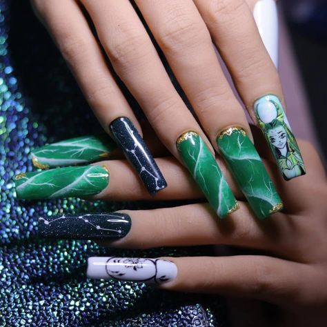 Gel along green nails with Taurus zodiac sign design Green Taurus Nails, Taurus Nails Designs Acrylic, Green Nails Tips, Taurus Birthday Nails, Taurus Nails Designs, Taurus Nails, Zodiac Nail Designs, Green Press On Nails, Birthday Nail Art