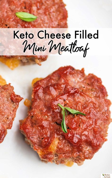 A melted, cheese center in a grain free, low carb, keto meatloaf made in a muffin tin. Mini Meatloaf Recipes, Mini Meatloaf, Mini Meatloafs, Best Keto Meals, Spiced Drinks, Low Carb Muffins, Keto Cheese, Vegetarian Lunch, Low Carb Dinner Recipes