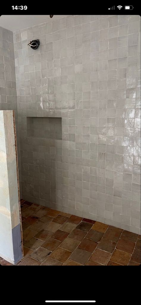 Alcove Bathtub, Tile Floor, Dream House, Flooring, France