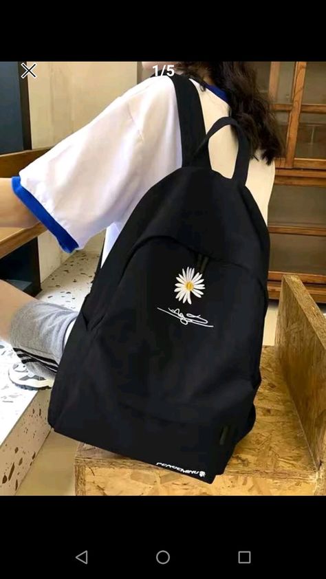 Black Backpack Aesthetic School, Aesthetic Backpack Black, Black School Bag Aesthetic, Black Backpack Aesthetic, School Bags Aesthetic, Plain Black Backpack, Bordados Aesthetic, Cute Black Backpack, Daisy Backpack