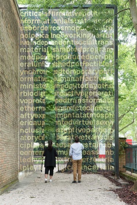 Spanish Pavilion, Venice Architecture, Italia Design, Spanish Culture, Hells Kitchen, Venice Biennale, Environmental Design, Diy Planters, Environmental Graphics