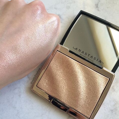 Anastasia Beverly Hills x Amrezy Highlighter. Follow my instagram @mellyfmakeup for more! Anastasia Highlighter, Follow My Instagram, Anastasia Beverly Hills, Follow Me On Instagram, Highlighter, Beverly Hills, Makeup, Quick Saves, Instagram