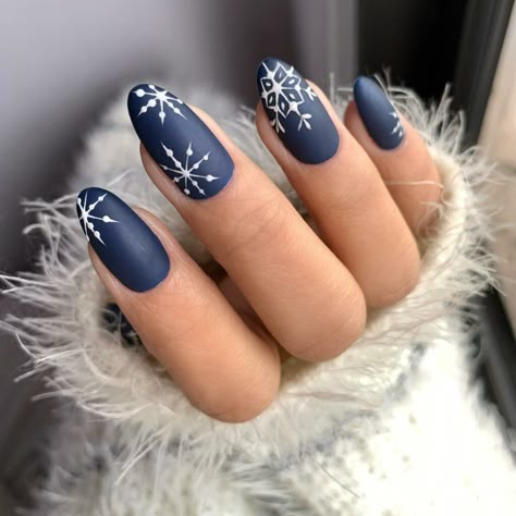 Blue Nails For Winter, White Nails Spring, Cobalt Blue Nails, Nails For Winter, Blue Christmas Nails, Blue Matte Nails, Blue Ombre Nails, Blue And White Nails, Royal Blue Nails