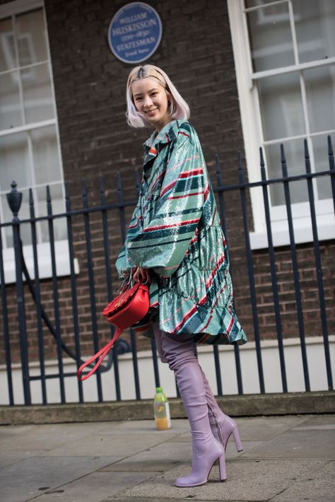 London Fashion Week Fall 2018 Best Street Style London Fashion Week Street Style, Leandra Medine, Street Style Fall Outfits, Giovanna Battaglia, Anna Dello Russo, Coat Outfit, London Street Style, Street Style Trends, Street Style Winter