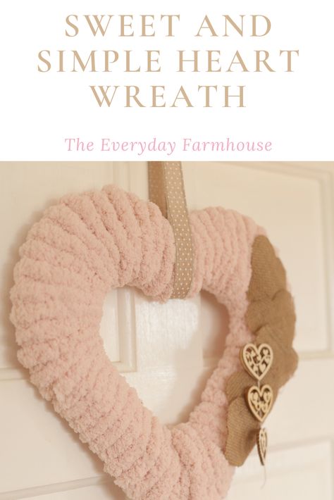 Simple Farmhouse, Diy Valentines Day Wreath, Valentines Crafts, Rag Wreath, Valentine Projects, Homemade Valentines, Valentine Day Wreaths, Heart Wreath, Handmade Heart