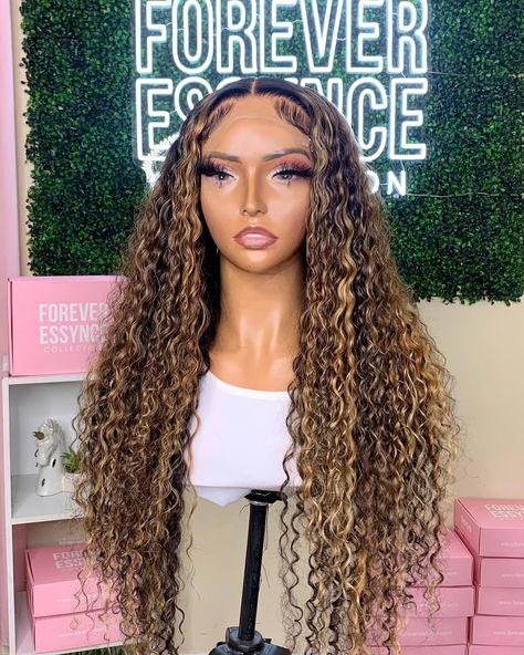 Manifest House, Wigs Business, Wig Business, Curly Hair Sew In, Blonde Curly Wig, Mixed Curly Hair, Frontal Wig Hairstyles, Curly Weave Hairstyles, Nissan March