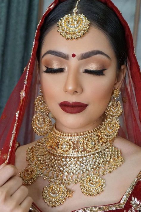 Introducing latest trends in bridal makeup. from natural makeup to glam makeup , we have got something for every bride #weddingbazaar #indianwedding #bridalmakeup #engagementmakeupindian #engagementmakeuplook #engagementmakeupindianmakeup #engagementmakeupideasnatural #engagementmakeuplooksforindianbride #engagementmakeupindiangown #engagementmakeupideas #engagementmakeupnatural #engagementmakeupglam #engagementmakeuplatest #sangeetmakeuplooks #receptionmakeuplooks #cocktailmakeuplooks Bridal Makeup For Brown Eyes, भारतीय दुल्हन संबंधी, विवाह की दुल्हन, Wedding Hairstyles And Makeup, Indian Wedding Makeup, Asian Bridal Makeup, Indian Bride Makeup, Pakistani Bridal Makeup, Bridal Makeup Images