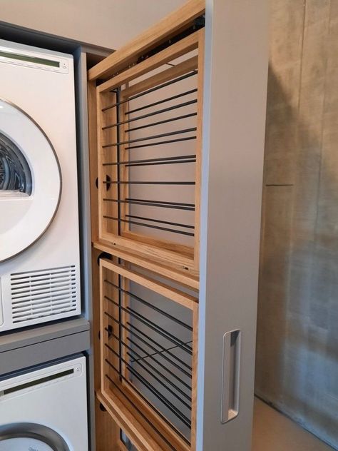 Mud Room Makeover, Gömda Rum, Organization Laundry Room, Modern Laundry Room, Small Utility Room, Utility Room Designs, Organization Laundry, Hidden Laundry, Room Designer