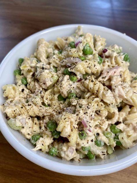 Gluten Free Tuna Pasta Salad Tuna Lunch, Gluten Free Pasta Salad, Tuna Pasta Salad, How To Cook Kale, Salmon Rice Bowl, Brown Rice Pasta, Tuna Salad Pasta, Tuna Pasta, Salmon And Rice