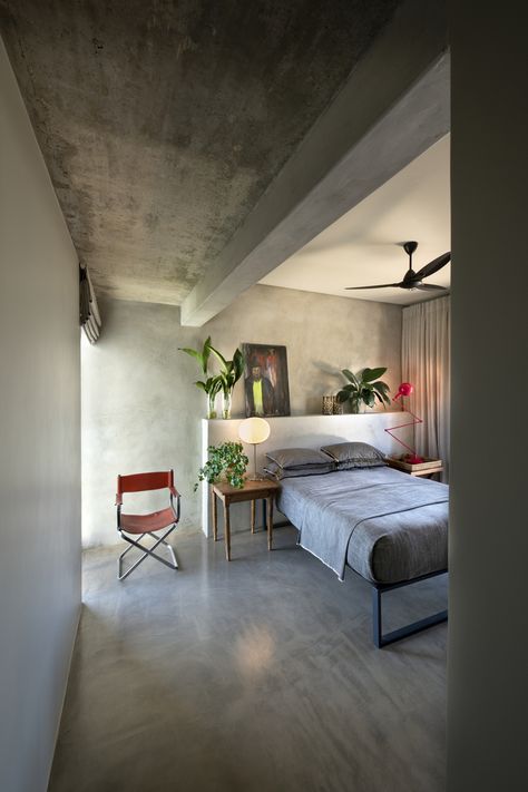 Minimalist Concrete Durbanville Home Raw Concrete Interior, Concrete Interior Design Bedroom, Concrete Floor Studio Apartment, Minimal Concrete House, Concrete Apartment Interior, Concrete Room Aesthetic, Concrete Floor Bedroom Ideas, Concrete Jungle Aesthetic, Concrete Room Design