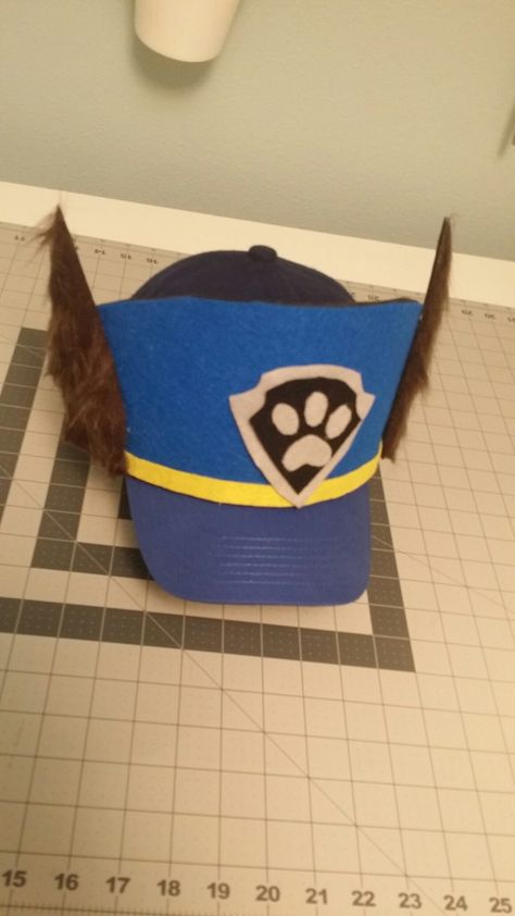 Chase Paw Patrol Hat DIY Chase Paw Patrol Costume, Paw Patrol Halloween Costume, Chase Costume, Halloween Diy Outfit, Paw Patrol Hat, Paw Patrol Costume, Paw Patrol Chase, Hat Diy, Kids Homemade