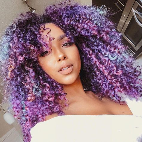 The Top Fall Hair Colors People Are Asking For All Over The Country #blackcurlyhairstyles Blue Curly Hair, Dyed Curly Hair, Rainbow Hair Color, Colored Curly Hair, Dyed Natural Hair, Unicorn Hair, Curly Hair Cuts, Hair Inspo Color, Fall Hair Colors