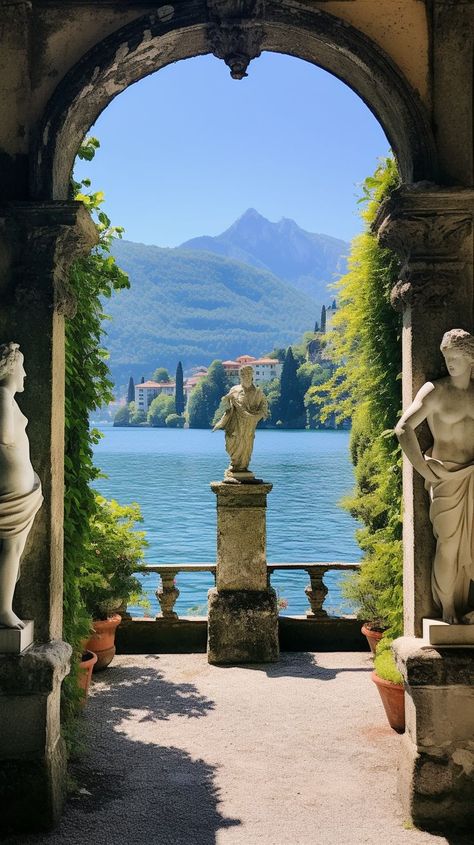 Italian House Aesthetic, Old Money Homes, Old Italian Aesthetic, Old Italian House, Pictures Of Beautiful Places, Italian Aesthetic, Dream Life House, Lake Como Italy, Italy Aesthetic