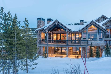 Ski Chalet in Montana by Locati Architects Chalet Exterior, Winter House Exterior, Yellowstone Club, Mountain Home Exterior, Lodge House, Mansion Exterior, Chalet Design, Wooden Cottage, Cabin Exterior