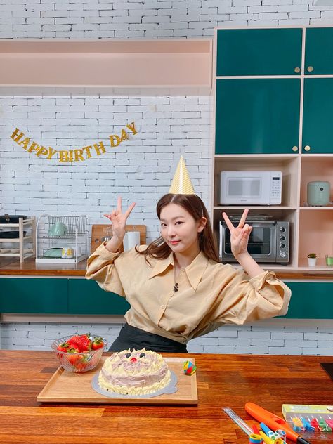 seulgi birthday update Seulgi Birthday, Giveaway Ideas Birthday, Kang Seul-gi, Park Sooyoung, Kang Seulgi, Red Velvet Seulgi, Fotografi Potret, Happy Anniversary, Happy Day