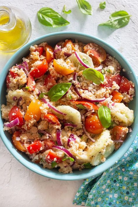 Panzanella Toscana Panzanella Salad, Bread Salad, Stale Bread, Italian Salad, Juicy Tomatoes, Ripe Tomatoes, Italian Summer, Summer Recipes, Cobb Salad