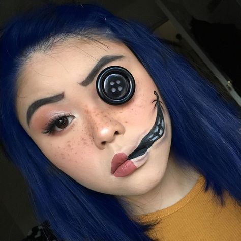 Other Coraline Makeup for Halloween Halloween Coraline, Coraline Makeup, Halloween Make-up Looks, Holloween Makeup, Cute Halloween Makeup, Cool Halloween Makeup, Halloween Eye Makeup, Amazing Halloween Makeup, Halloween Makeup Inspiration