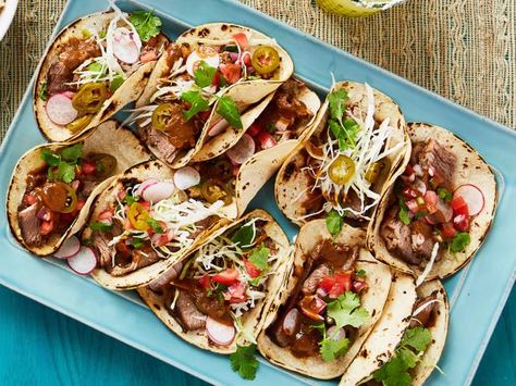 Brisket Tacos Recipe, Brisket Tacos, Braised Brisket, Brisket Recipe, Carnitas Recipe, Pork Tacos, Tailgating Recipes, Dutch Oven Recipes, Shredded Beef