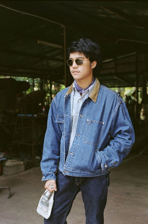 Wearing a Sugarcane shirt (Inside) and Polo Ralph Lauren Denim Jacket.  Also, Holding the Vintage Canvas magnum shot bags lawrence brand) Ralph Lauren Denim Jacket, Denim Jacket Style, Workwear Vintage, Denim Jacket Outfit, Denim Jacket Fashion, Ralph Lauren Denim, Vintage Canvas, Trucker Jacket, Fit Inspo