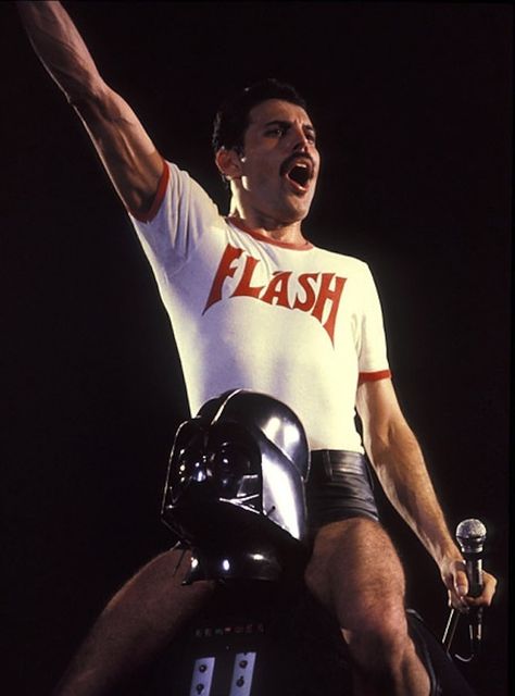 Freddie Mercury and Darth Vader! 45 of The Most Legendary Pictures Ever Taken | Buzzfeed Legendary Pictures, Bruce Dickinson, Freddy Mercury, Flash Gordon, Queen Freddie Mercury, John Deacon, Paul Newman, Brian May, Bettie Page