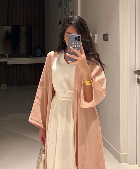 Eid Outfits Modern, Modest Classy Outfits, Trendy Abaya, Arabic Outfit, Latest Abaya, Abaya Collection, Abaya Outfit, Jeans Coat, Mode Kimono