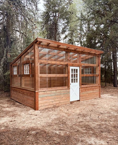 Potting Room, Greenhouse Building, Diy Greenhouse Plans, Lean To Greenhouse, Outdoor Greenhouse, Greenhouse Shed, Backyard Greenhouse, Greenhouse Plans, Diy Greenhouse