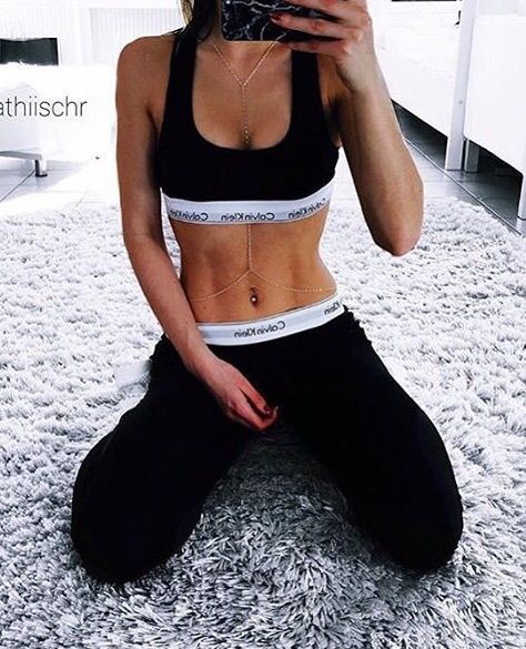 Love these abs fitsperation! Sign up for my newsletter at chelseyrosehealth.com to get my 8 Healthy Tips To a Flat Tummy. #weightloss  #fitsperation  #absinspiration Summer Calvin, Estilo Fitness, Fitness Motivation Pictures, Global Dress, Top Bra, Workout Outfits, Tank Top Bras, Workout Pictures, Body Inspiration