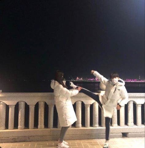 Sisters Goals, Korean Couple Photoshoot, Love And Connection, Best Friend Couples, Gift Basket Ideas For Couples, Boy Best Friend, Ulzzang Couple, Ideas For Couples, Boy And Girl Best Friends