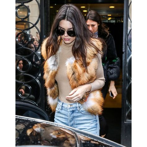 0 Fur Coat Outfits, Kylie Jenner Street Style, Waistcoat Outfit, Jenner Girls, Fur Waistcoat, Kendall Jenner Street Style, Hotel In Paris, Celebrity Style Icons, Kendall Jenner Outfits