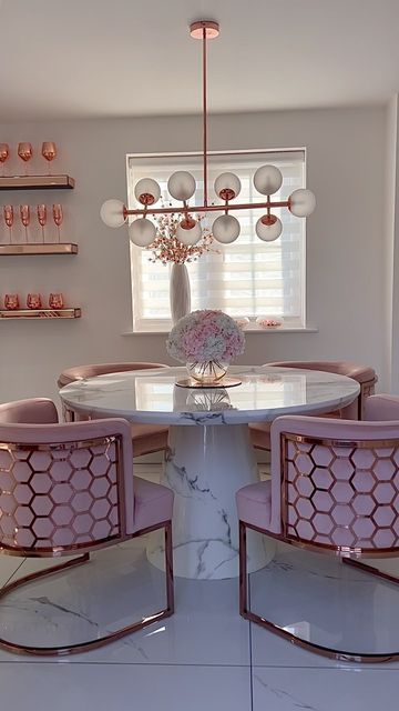 Rose Gold Living Room Ideas, Kids Bedroom Bloxburg, Pink Kids Bedroom, Wall Paper Pink, Classy Theme, Pink Kids Bedrooms, Kids Bedroom Paint, Rose Gold Rooms, Gold Dining Room