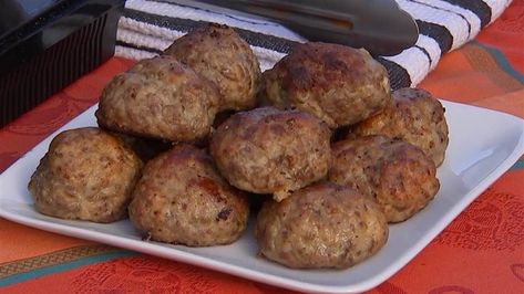 Tony Danza shows how to make his famous low sodium meatballs (and reveals his lasagna secret) Sauce With Meatballs, Tony Danza, Sunday Sauce, Ground Sirloin, Seasoned Bread Crumbs, Rib Recipes, Meat Sauce, Meatball Recipes, Italian Dishes