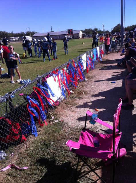 peewee football homecoming decorations Football Bleachers Decorations, Sports Day Decoration, Game Decorations, Powder Puff Football, Coaching Football, Peewee Football, Homecoming Football, Board Game Themes, Homecoming Decorations