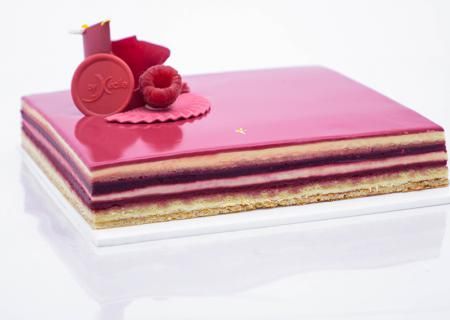 Recette de Opéra fruits rouges | Guy Demarle Potica Bread Recipe, Baked Food, Opera Cake, Coconut Macaroons Recipe, Parfait Desserts, Chocolate Garnishes, Bakery Decor, Dessert Recipies, Desserts With Biscuits