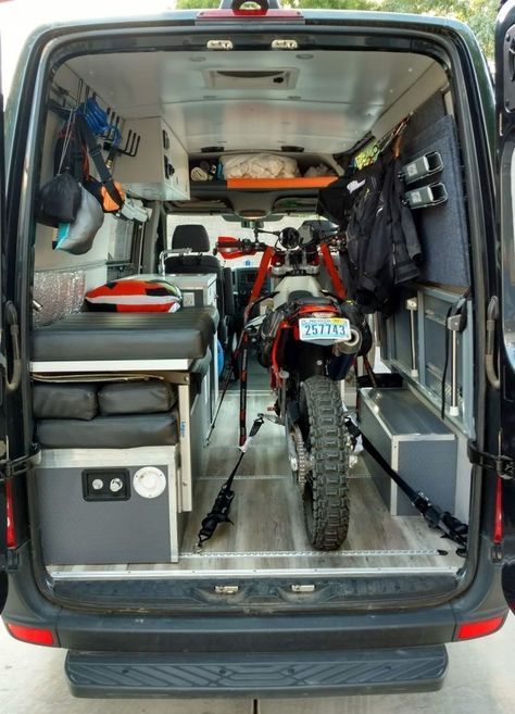 Motorcycle Van, Ktm 500 Exc, Moto Van, Camping Vans, Auto Camping, Camper Van Life, Convertible Bed, Sprinter Camper, Campervan Life