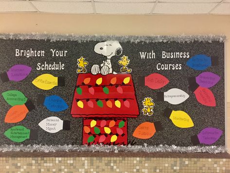 Peanuts Christmas Bulletin Board, Snoopy Bulletin Board Ideas, Res Life Bulletin Boards, Bulletin Ideas, College Bulletin Boards, Class Board, Resident Advisor, Door Decks, Ra Bulletins