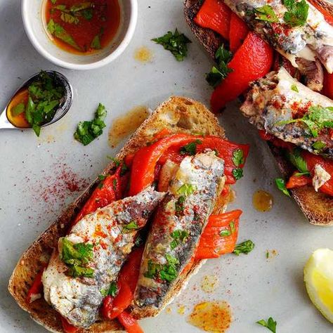 Sardine Toast, Grilled Sardines, Sardine Recipes, Spiced Cauliflower, Midweek Meals, Easy Lunch Recipes, Healthy Work, On Toast, Roasted Peppers