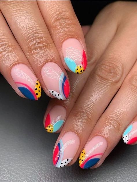 Nails 2022 Trends Summer, Neutral Nail Art Designs, Summer Nails 2022, Summer Nails Designs, Summer Nails Summer, Summer Nails 2023, Nails Elegant, Nails Art Designs, Nails 2022