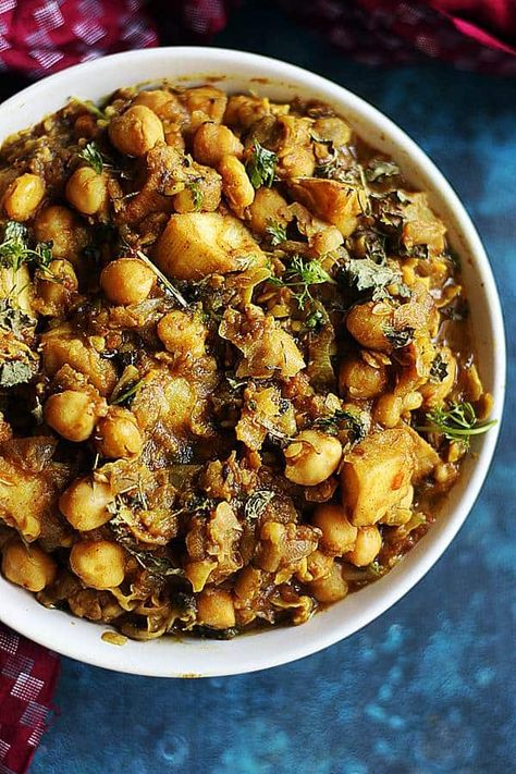 Chickpea Potato Curry, Chana Aloo, Potato Chickpea Curry, Chickpea Potato, Curry With Potatoes, Chickpea And Potato Curry, Vegan Potato Recipes, Aloo Curry, Potato Chickpea