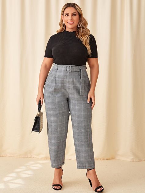 Corporate Attire Women Plus Size Business, Business Wear Plus Size, Corporate Attire Women Plus Size Summer, Plus Size Sophisticated Outfits, Work Fits Plus Size, Plus Size Casual Pants, Plus Size Plaid Pants, Corporate Fashion Plus Size, Smart Casual Women Plus Size Work Wear