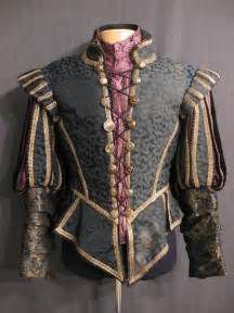 Rest•less unable to rest or relax After discovering her family an… #fanfiction #Fanfiction #amreading #books #wattpad Elizabethan Inspired Fashion, Mens Garb, 3 Musketeers, Medieval Clothes, Mode Costume, Medieval Costume, Medieval Clothing, Medieval Fashion, Fantasy Costumes