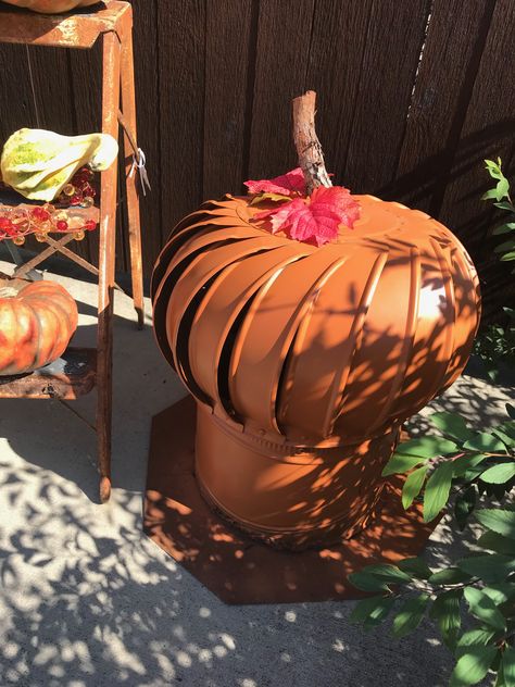 Roof turbines into spinning pumpkin Creepy Halloween Decorations, Reunion Ideas, Lantern Lamp, Creepy Halloween, All Holidays, Fall Ideas, Crafts Ideas, Pork Recipes, Yard Art