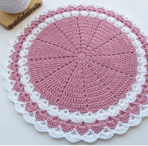 Rumal Design, Crochet Doily Rug, Crochet Placemat Patterns, Crochet Coasters Free Pattern, Crochet Mat, Free Crochet Doily Patterns, Crochet Leaf Patterns, Crochet Placemats, Crochet Table Runner Pattern