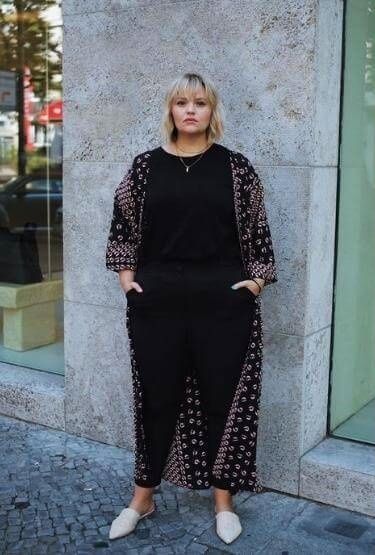 Plus Size Black Summer Outfits, Woman Plus Size Outfits, Black Plus Size Outfits, Plus-koon Muoti, Plus Size Outfit Inspiration, Chubby Fashion, Look Plus Size, Support Each Other, Plus Size Fall