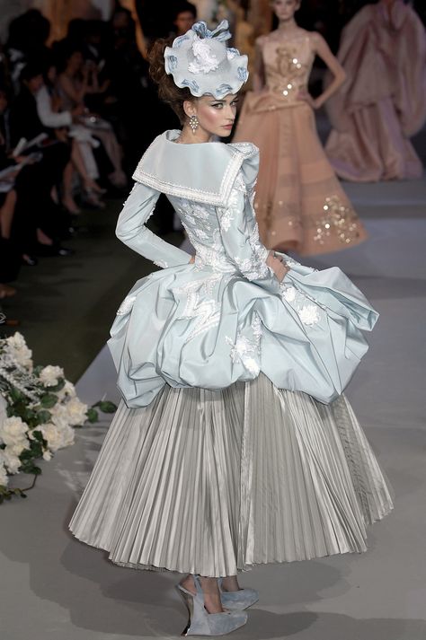 Runway Fashion Couture Christian Dior, Galliano Dior, Runway Fashion Couture, Christian Dior Haute Couture, Dior Haute Couture, Christian Dior Couture, Dior Fashion, Dior Couture, Fashion Couture