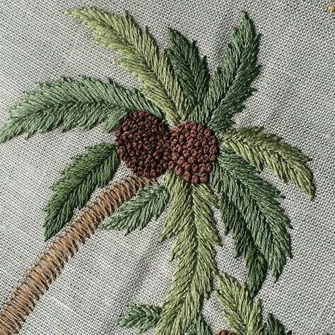 Palm Tree Crafts, Palm Tree Embroidery, Tree Embroidery Design, Chelsea Textiles, Embroidery Leaf, Tree Embroidery, Desain Quilling, Hand Embroidery Tutorial, Pola Sulam