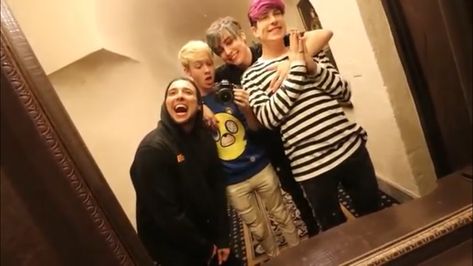 <3 House Meme, Sam And Colby Fanfiction, New Hd Pic, Vlog Squad, Supernatural Pictures, House Dance, Trap House, Fangirl Problems, Wallpaper Collage