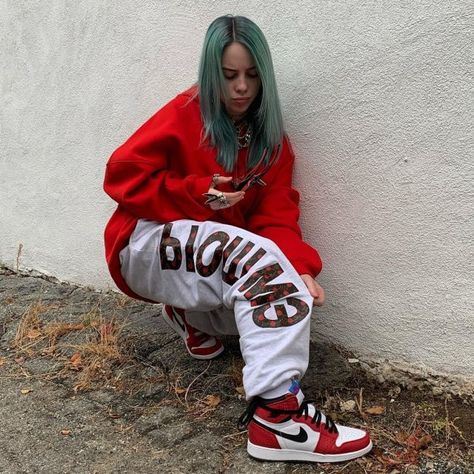 #sneakers #nike Air Jordan #billieeilish  on his account Instagram @wherearetheavocados | Spotern Billie Eilish Fashion, Best Streetwear Brands, Billie Eilish Outfits, Jordan 1 Outfit Women, Highsnobiety Fashion, Jordan Outfit, Teal Hair, Aesthetic Outfits Men, Moda Streetwear