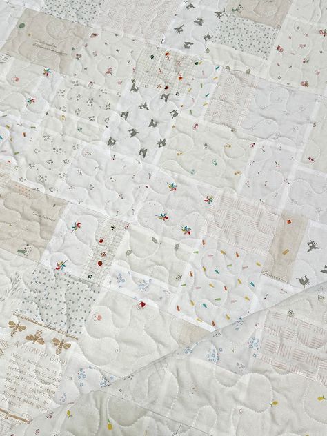 A Bit of Scrap Stuff - Sewing, Quilting, and Fabric Fun: Timber Quilt: Hush Hush 3 Low Volume Quilt Pattern Simple, Gender Neutral Quilt Ideas, Neutral Baby Quilt Ideas, Low Volume Quilts Ideas, Neutral Quilts Ideas, Low Volume Quilts, Neutral Colored Quilt, Taupe Quilts, Backing A Quilt